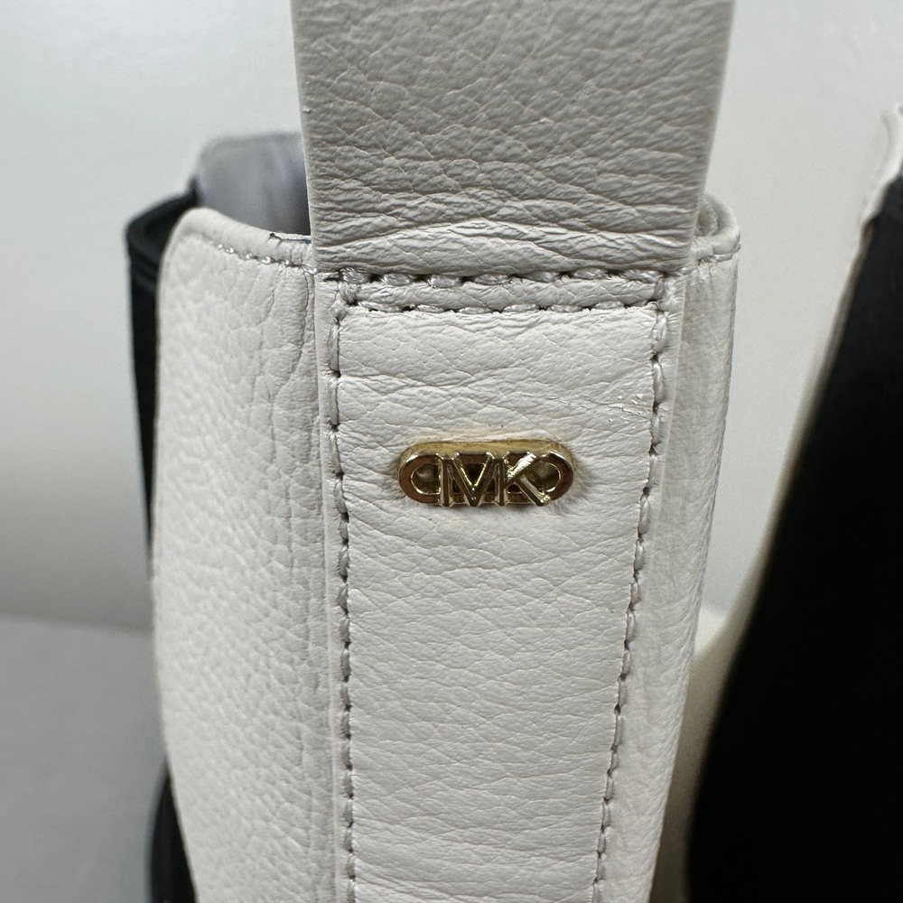 Michael Kors Women's 9.5 Chelsea Boots Cream White Leather Lug Sole y2k - Picture 10 of 10